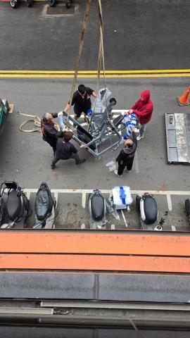 高文郁 - 健身房器材吊車吊掛搬運