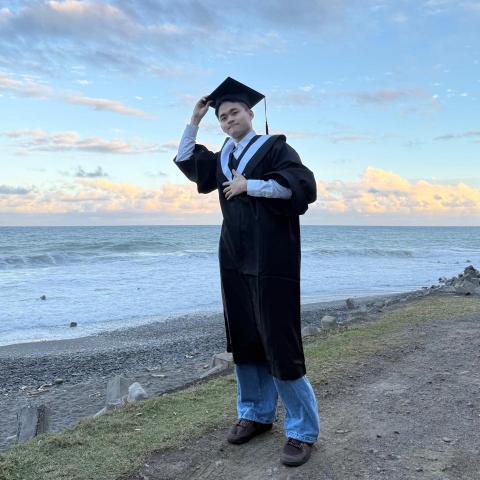 提供電力服務的專家Ray