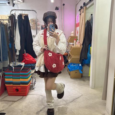 提供159服務的專家Kelsey Cai