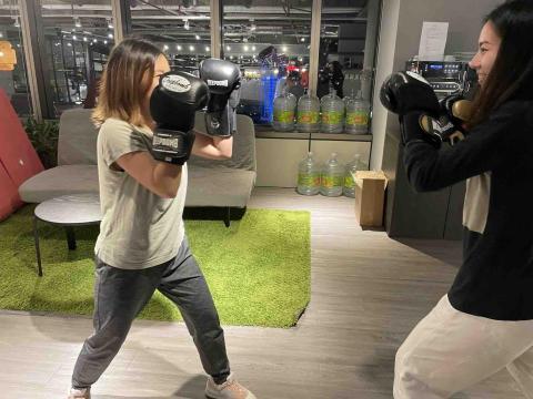 女教練 維拉  拳擊 TRX 體適能 - 