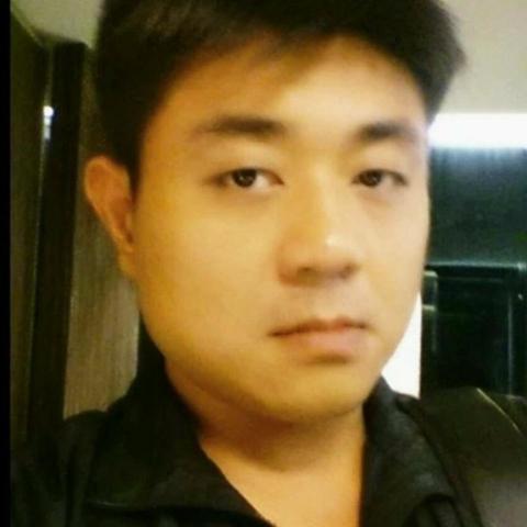 提供餐點服務的專家Arms-King Lin