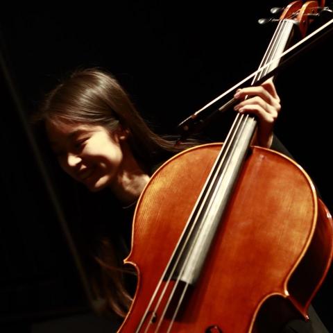 提供大提琴服務的專家柯宇軒