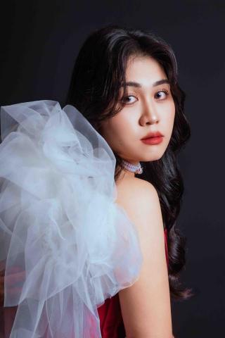 提供唱歌服務的專家Vera