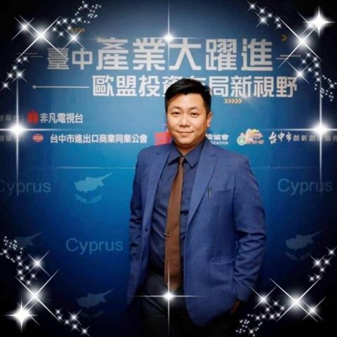 kevin 市場銷售策略、商品定位分析、商模話術設定