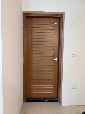 瑞隆門窗 - 發泡浴室門