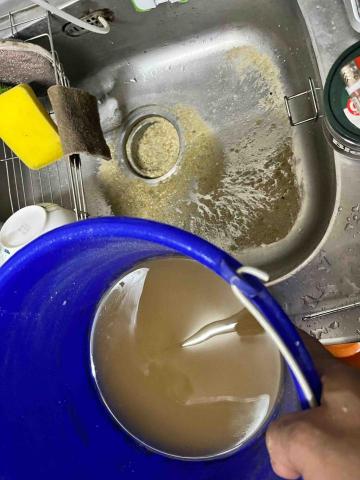 科技巢 - 儲熱式熱水器內清出水垢