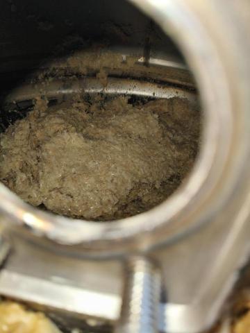 瑋成水電裝修工作室 - 施工前：電熱水器清洗