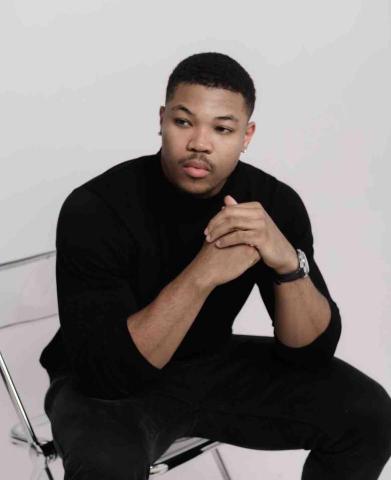 提供龍潭全家福服務的專家Damien