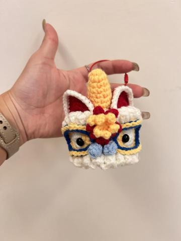 云云 - 客製 吊飾「醒獅頭」 
 #手作針織花束 #針織吊飾 #客製化手作
