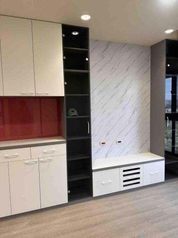 勝裕室內裝修設計工程行 - 玻璃展示櫃與電視牆