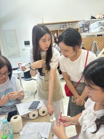 孟多恩/中韓口譯筆譯 - 邀請韓國鉤織老師來台授課 | 逐步翻譯