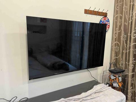 黃子睿 - 電視壁掛架安裝