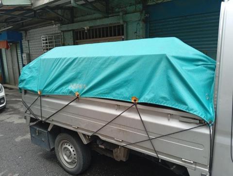 套房專業搬家，給您最低價格，專車機車托運，當日收送 - 兩頓貨車，有升降