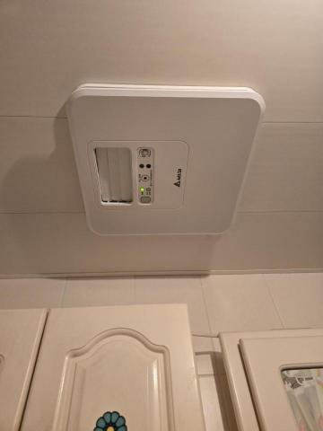 佳銓水電空調工程行 - 台達電豪華300型暖風機