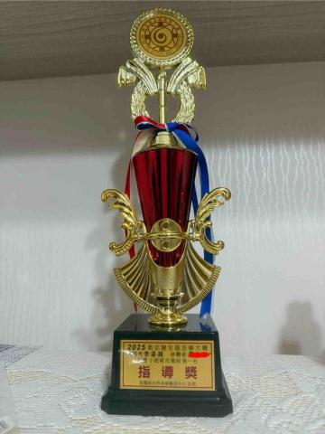 余姿穎｜小提琴教學｜鋼琴教學｜陪練｜商演 - 