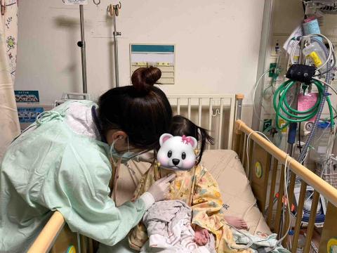 紀旻禎 - 實習期間幫助孩童聽診