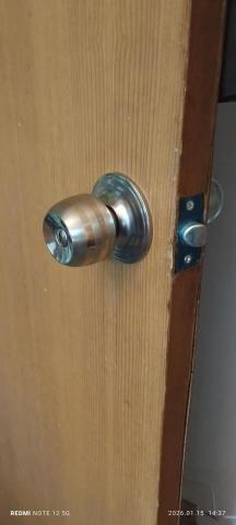 HCL裝修工程 - 房間木門片喇叭鎖更換