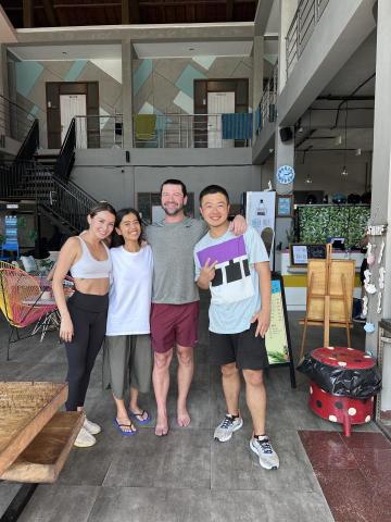 Ray - 結束澳洲打工度假後，在峇里島旅行一個月時認識來自各國的新朋友！