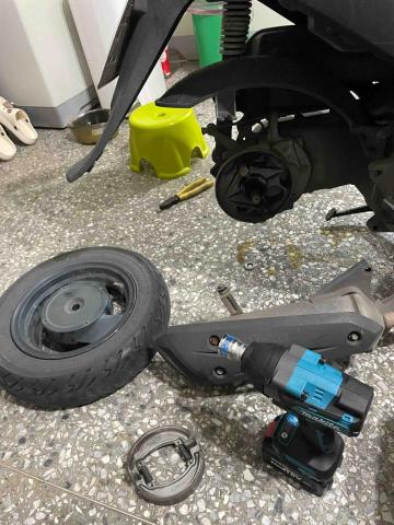 袁崇恩 - 輪胎煞車皮更換！