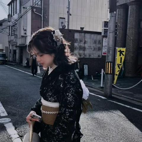 提供法語學習網站服務的專家葉女錡