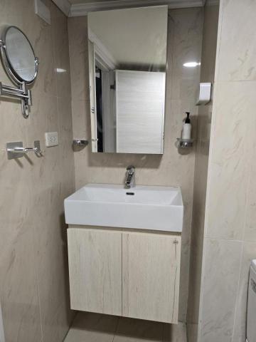 佳銓水電空調工程行 - OVO浴櫃及鏡櫃安裝