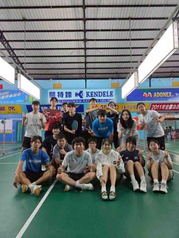 柯呈叡 - 成大法律系系隊大合照