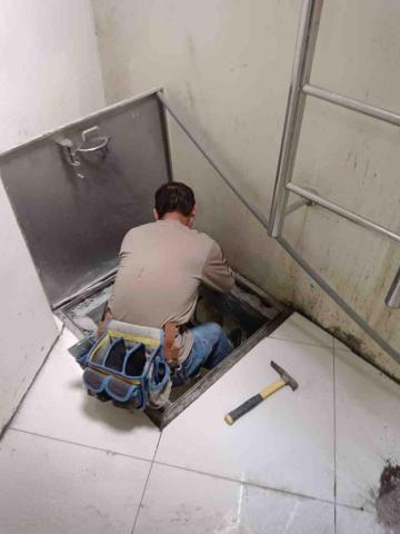 長興工程 - 修補水箱蓋