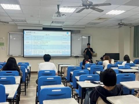 曾浩愷 營養師 - 義大醫學院營養學系運動營養課程講師