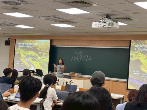 李蕙芸 Jennifer Lee - 台大TMBA專題講座