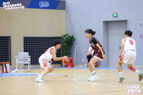 林子馨 - 正在防守