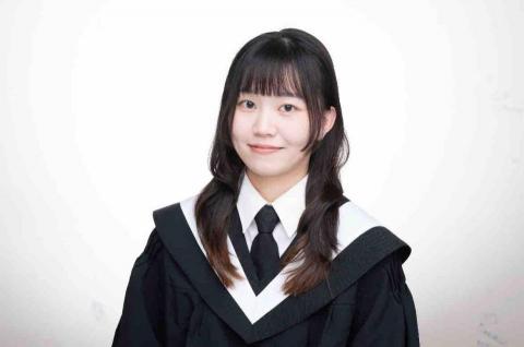 提供高雄衝浪教學服務的專家李佩穎