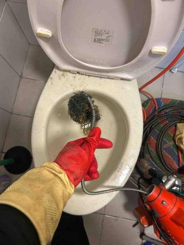 晶通衛生行 通水管 - 免敲馬桶 疏通取物