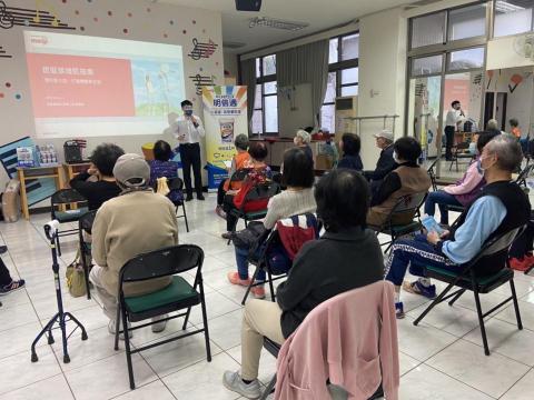 曾浩愷 營養師 - 社區長照機構營養講座