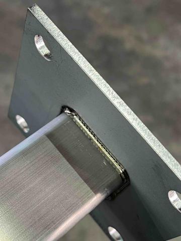 鐵件 康先生 - 不鏽鋼柱底座焊接