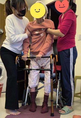 珏樺(到府運動訓練） - 具備帶領高齡者運動的經驗