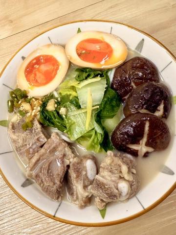 葉語蕎 - 味增豆乳排骨麵