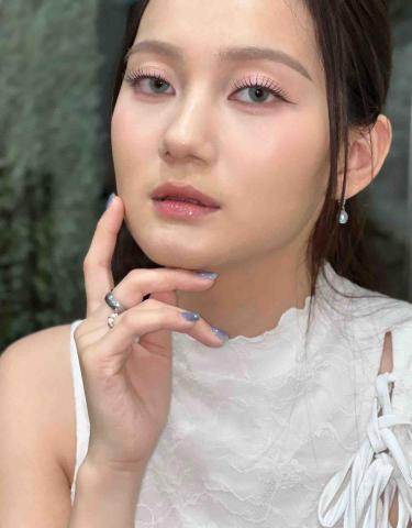 葉筱嵐 - 粉嫩韓系妝感 水光