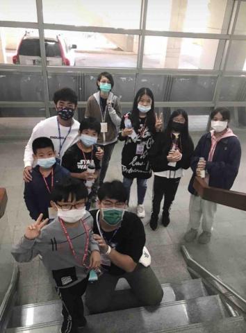 林政頤 - 數位學伴相見歡（白衣者）