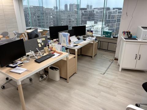 周文翔 - 辦公室電源設置