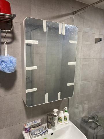 周文翔 - 鏡櫃組裝及上牆