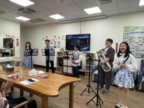 紅豆星球樂團 - 長照中心活動演出