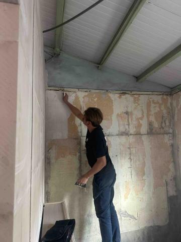 青海開發工程有限公司 - 牆面批土研磨