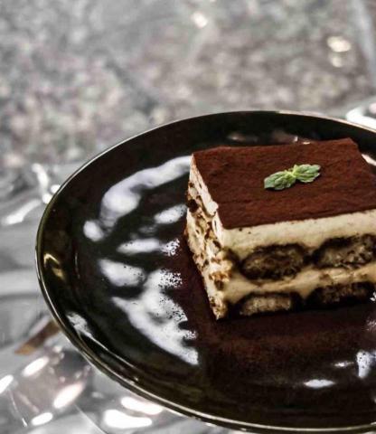 采采（女攝影師） - 