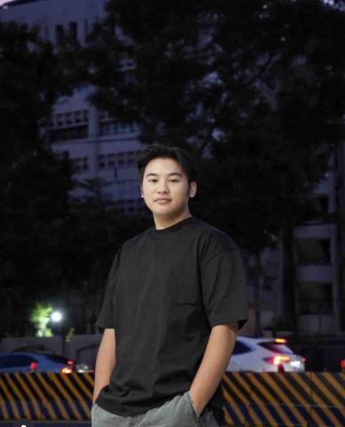 采采（女攝影師） - 