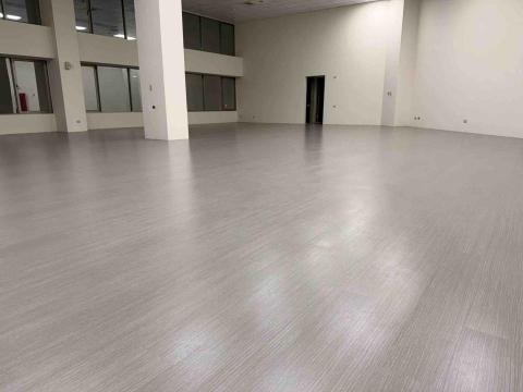 OYAN 奧揚地毯 - 新竹科技廠辦100坪塑膠地板施工