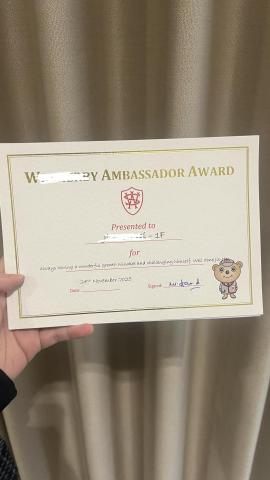 何宜真 Jennie - 補全科 (目前新收的學生只提供英文教學) 的學生成績優異獲得全年級只有一個的Ambassador Award （為保護學生隱私遮蓋個資）