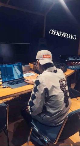 張世杰 - 錄音工作側拍