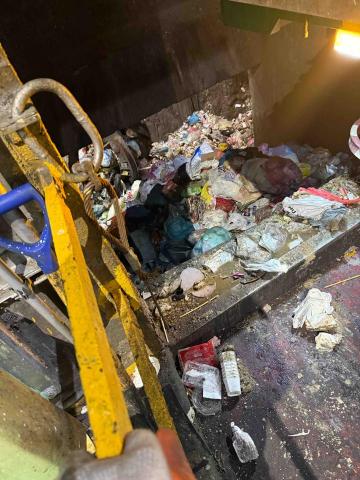 專業清運 - 焚化爐處理垃圾