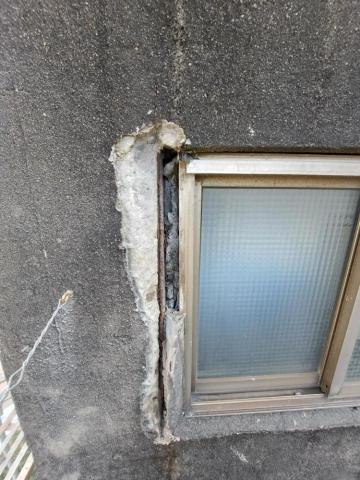 FRP玻璃纖維防水、室內外防水、內外牆油漆、仿石漆、侷限空間 - 彰化室外鋼筋外露 樹根去除 施工前