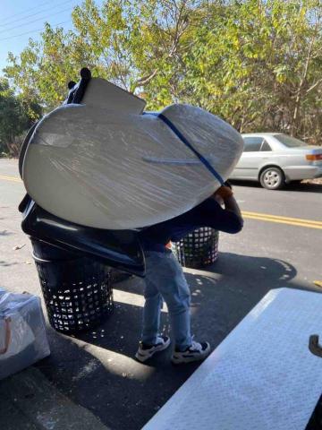草港搬家 - 大型按摩椅3樓搬運